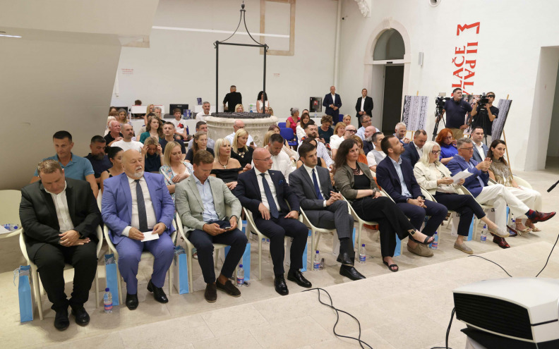 U Providurovoj palači održana hrvatska premijera filma o vezama Zadra i Boke kotorske: 'Trajan zapis koji svjedoči o bogatstvu mediteranske kulture'