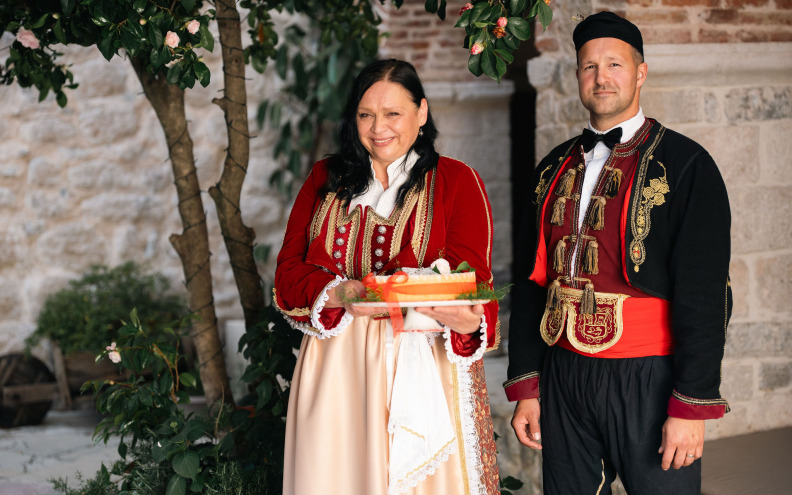 PREMIJERA U KNEŽEVOJ PALAČI Stoljetne pomorske, trgovačke i kulturne veze Boke kotorske i zadarskog kraja oživljavaju u dokumentarnom filmu Tonija Dabinovića