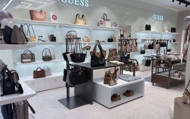 Prepoznatljiv stil brenda Guess od sada i u centru Supernova Zadar