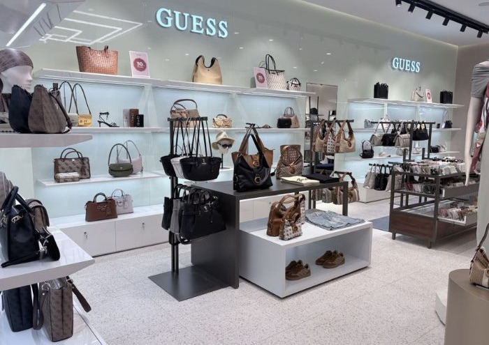 Prepoznatljiv stil brenda Guess od sada i u centru Supernova Zadar