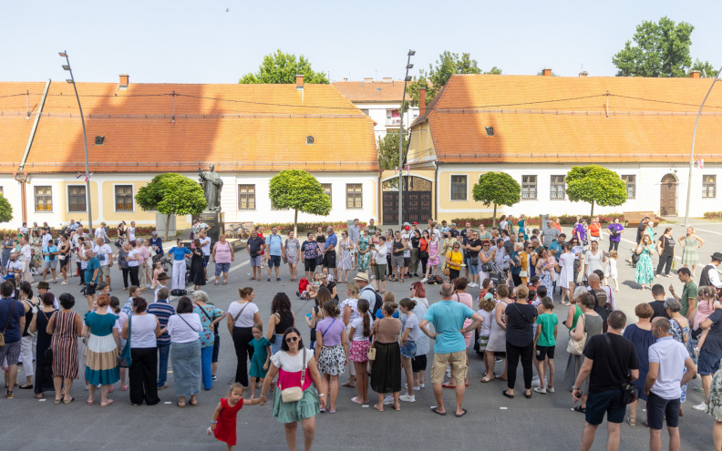 KUU „Zora“ s Oliba predstavljala Zadarsku županiju na 60. Đakovačkim vezovima