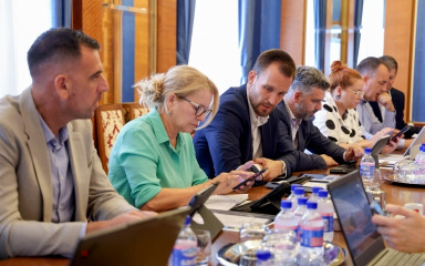 Roditeljima ostaje nekoliko stotina eura u džepu: Grad ponovno plaća radne bilježnice za sve osnovnoškolce