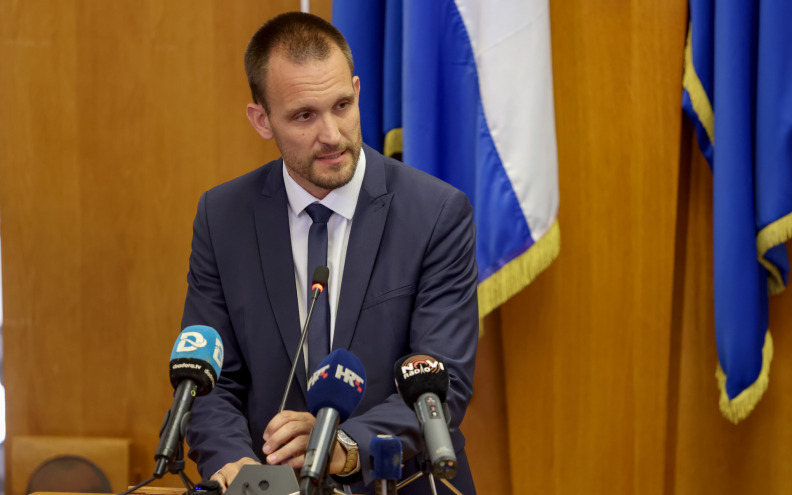 Gradonačelnik Erlić: Zaštitit ćemo Peruštinu i točka, a vi parazitirate na temi koja ne postoji!