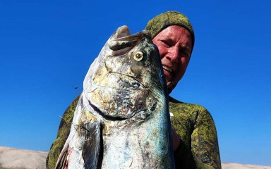 LICA Toni Kršulović s puknutom perajom ulovio kapitalku težu od 30 kilograma!