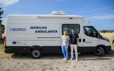 U Vrani oduševljenje mobilnom ambulantom: Nikada doktora u selu, a sad dolazi na kućni prag