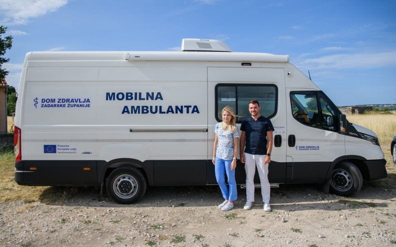 U Vrani oduševljenje mobilnom ambulantom: Nikada doktora u selu, a sad dolazi na kućni prag