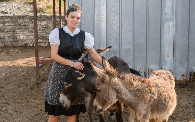 OKUSI TRADICIJE Doris je odrasla uz životinje, kuhinju i polje, a danas tu ljepotu dijeli s gostima iz cijeloga svijeta