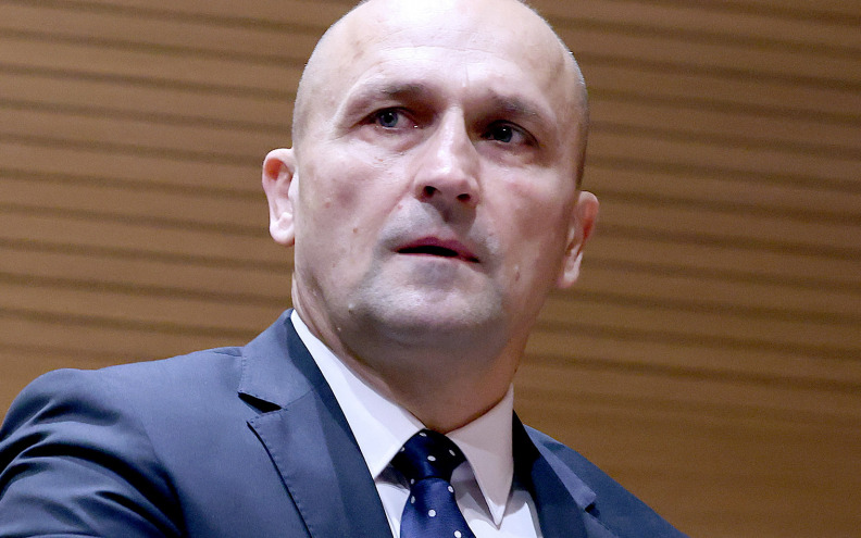 Anušić smiruje situaciju »Vojska ne ide na granicu, nema razloga za paniku«