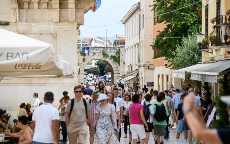 Zadar ima sve više noćenja, ali jedan podatak pali alarm: Gosti sve lošije ocjenjuju privatni smještaj!