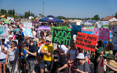 Više od 200 javnih osoba i udruga građana podržalo prosvjed protiv otpada