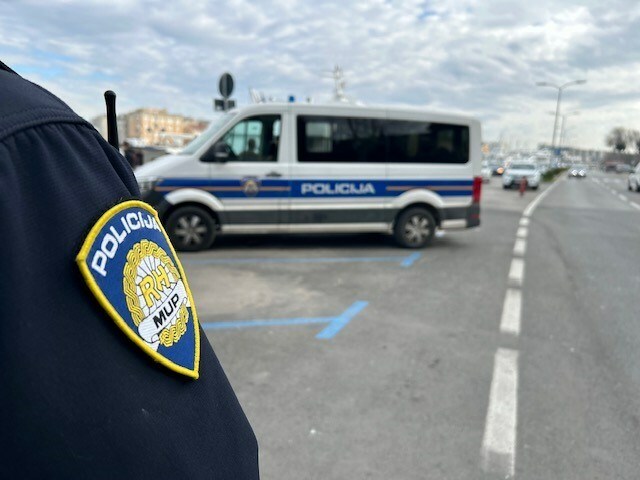 Pojačan nadzor policije zbog gužvi prema moru, vozače pozivaju na oprez