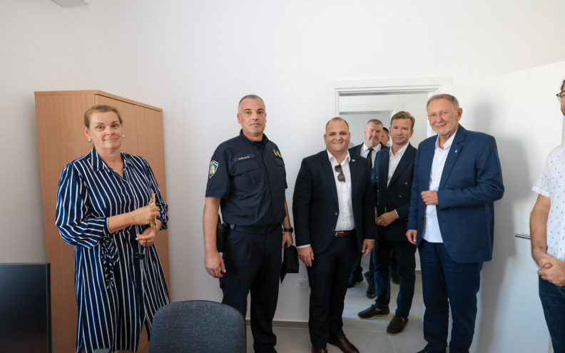 Božinović otvorio obnovljenu policijsku postaju na otoku: ‘Skoro 300 tisuća eura utrošeno je za sve radove’