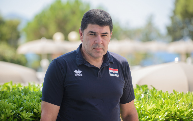 IGOR ARBUTINA Izbornik hrvatske ženske odbojkaške reprezentacije u Zadru se priprema za nastup na EP-u
