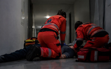 Spašavali mu život, a onda pronašli speed: U Hitnoj mu ispala vrećica pa ga kazna stigla na sudu