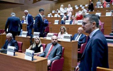 Nakon 18 sati rasprave oporba traži hitnu sanaciju otpada u Gospiću