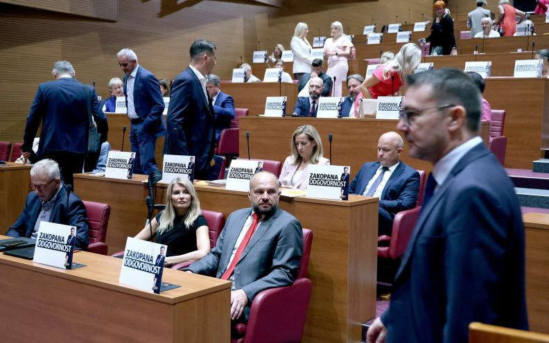 Nakon 18 sati rasprave oporba traži hitnu sanaciju otpada u Gospiću