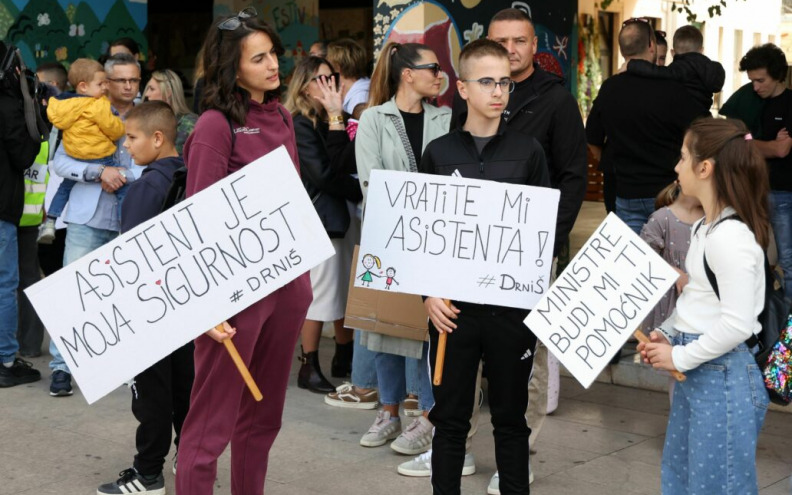 Pomoćnici u nastavi traže promjene: 