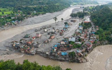 Broj poginulih u poplavama u Nepalu dosegao 469