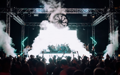 Britanska DJ-ica Sam Divine oduševila Zadar, festivalska euforija nastavlja se već večeras uz Emanuela Satieja