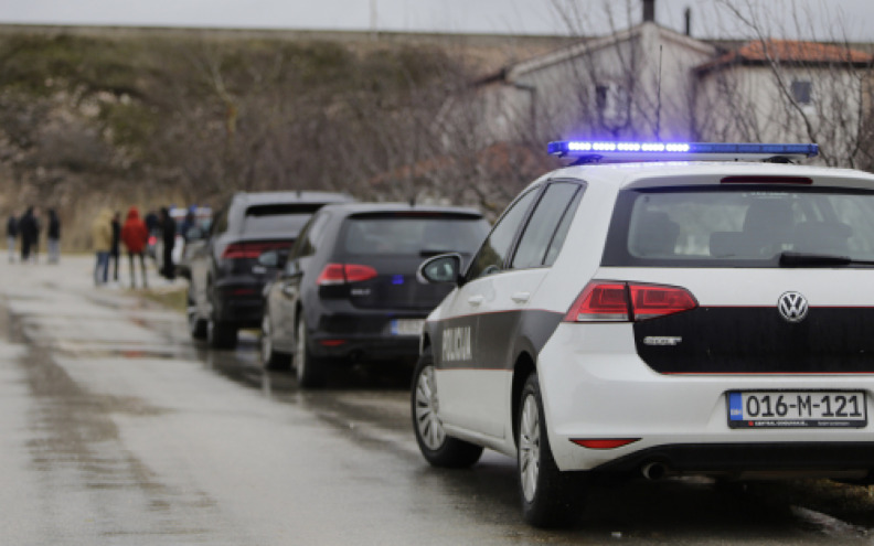 Automobilom se zaletio u ljude na konjskim utrkama, troje ozlijeđenih
