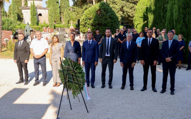 Položeni vijenci povodom Dana pobjede i domovinske zahvalnosti i Dana hrvatskih branitelja