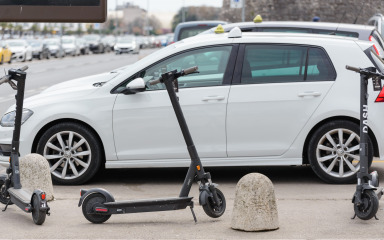 Vozio nedopušteni električni romobil u Tkonu: Slovenac kažnjen i ostao bez vozila