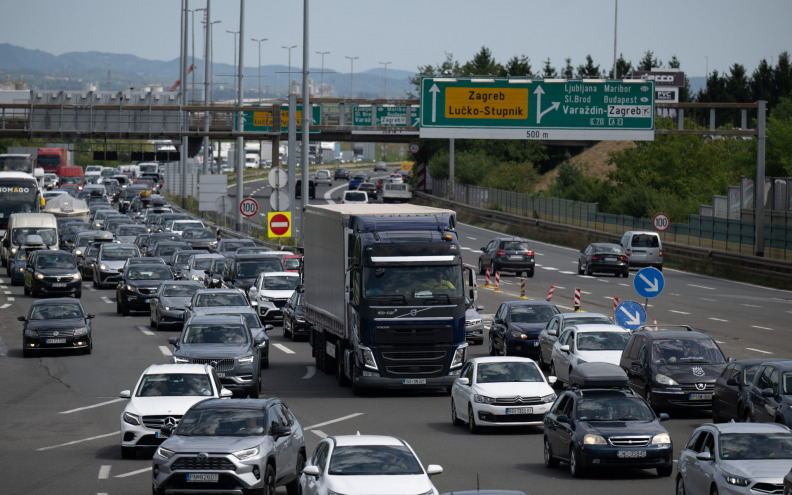 Na A1 zbog dvije nesreće kolone između Jastrebarskog i Bosiljeva