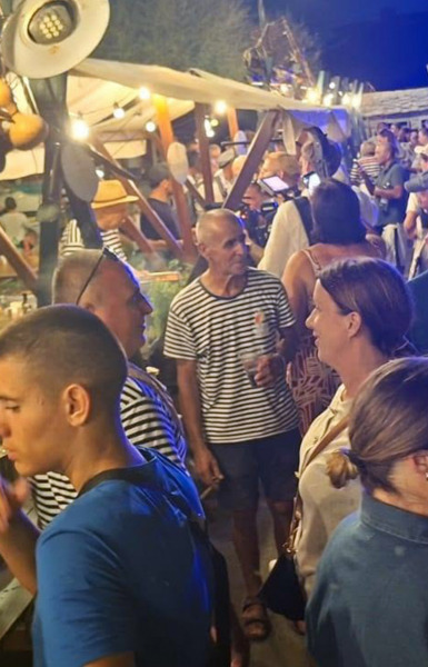 Planulo 650 litara brudeta, kuhale 22 ekipe, a zvijezda večeri bio chef s Michelinovim zvjezdicama