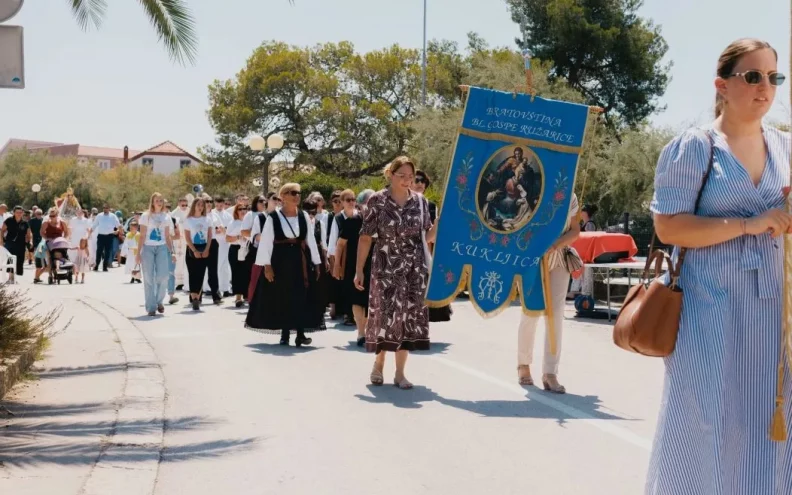 PET STOLJEĆA TRADICIJE Kukljica svečano proslavila 512. godišnjicu Gospe od Sniga i Kukljišku feštu