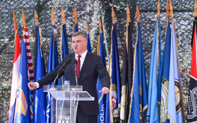 Milanović: “Ne reagirati na svaku besmislicu, ali pratiti naoružavanje Srbije”