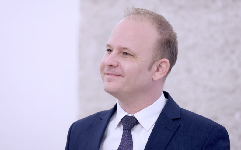 JAKŠIĆ: 'Puno je važnije da sve bude dostojanstveno, onako kako zaslužuju ljudi koji su se borili za našu zemlju'