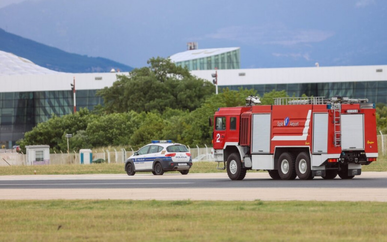 Uzletno-sletna staza Zračne luke Split ponovno otvorena nakon puknuća gume na avionu