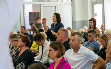 Predstavnici građanskih inicijativa i oporba napustili sjednicu Odbora u Gospiću