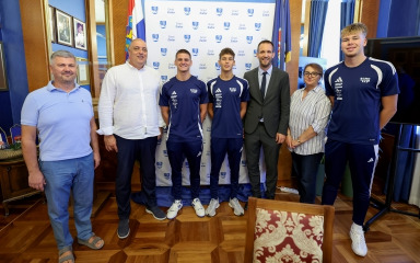 Erlić primio mlade zadarske vaterpoliste: „Proslavili ste i Zadar i Hrvatsku“