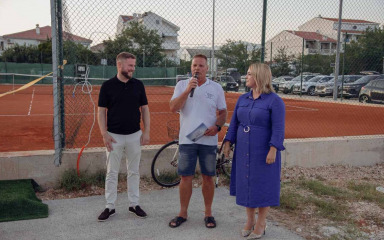 ULAGANJA U SPORT Novi tereni na Prosiki otvorili su novo poglavlje paškog tenisa
