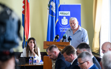 Turistička zajednica odbacuje Perovićeve tvrdnje o breskvama iz Srbije i najavljuje sudski postupak