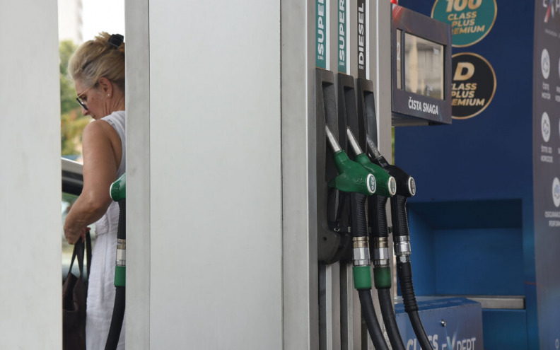 POTVRĐENO Litra plavog dizela poskupljuje 10 centi, dizela 6 centi, benzina jedan cent