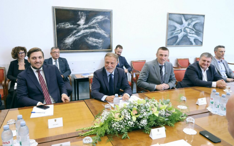 SDP prikupio potpise za izglasavenje nepovjerenja Vladi, zahtjev ide u dnevni red već idući tjedan