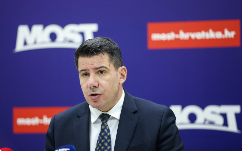 Most traži ustavno pravo na čistu i pitku vodu