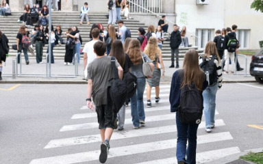 Hrvatski učenici i dalje su nedovoljno kompetentni, potrebno je bitno poboljšanje kurikuluma iz svih predmeta
