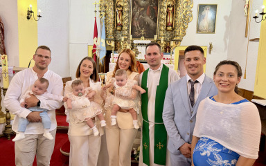 Na njih se u Vrsima čekalo 44 godine! Krštene trojke Mihael, Domina i Cvita Maraš