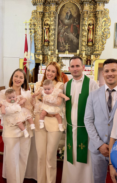 Na njih se u Vrsima čekalo 44 godine! Krštene trojke Mihael, Domina i Cvita Maraš