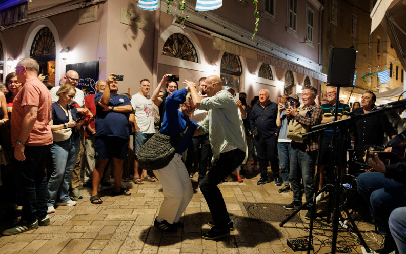Varoš zasjala u punom sjaju, Zadrani uživali u tradicionalnoj fešti