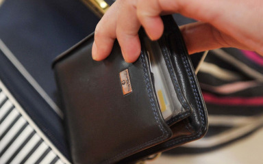 Na Jazinama II ukradena torbica s novcem, šteta oko tisuću eura