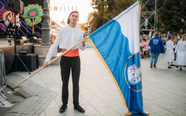 Mladi Olibljani predstavili Zadarsku županiju na Malim Vinkovačkim jesenima