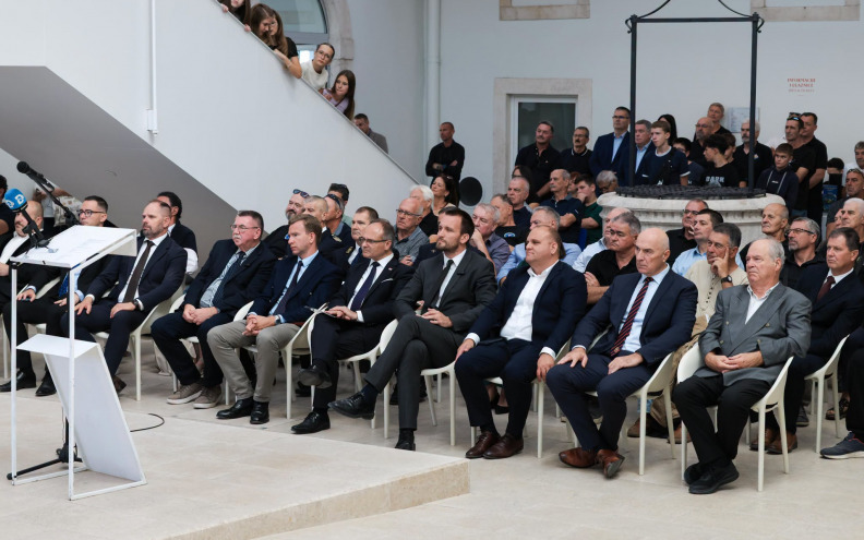 35. OBLJETNICA U Providurovoj palači prigodno prisjećanje na ratni put Otočkog bataljuna