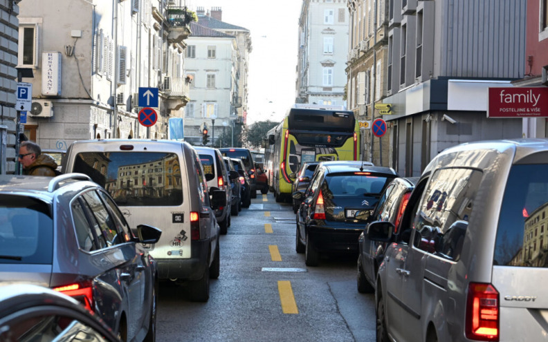 Prosječan auto u Hrvatskoj star je 13,4 godine, ali kupci traže znatno mlađe