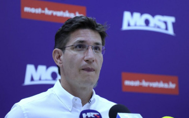 Odbijen zahtjev da se Troskotu skine imunitet. Tužio ga je jedan od Pripuzovih direktora