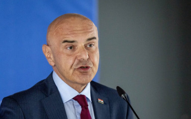 Ministar Ružić o tome je li ozlijeđeni dječak trebao biti oduzet majci: ‘Radilo se u najboljem interesu djeteta’