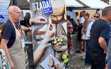 Okusi Zadarske županije oduševili na 3. Skradinskom festivalu rižota i načina života